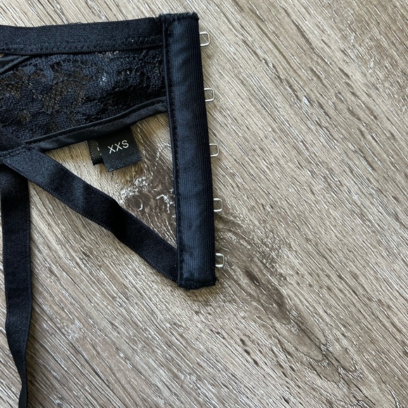 For Love And Lemons Black Lace Garter - Picture 5 of 7